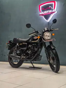 Odo 8rb Istimewa!!Kawasaki W175 SE 2018 Plat Baru Cetak Mulus-Mustika