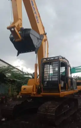 Dijual Excavator Komatsu PC200-8M0 Tahun 2017