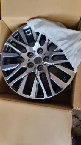 Velg mobil toyota alpard