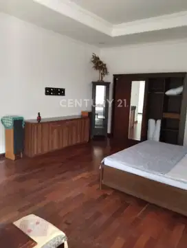 Rumah 2 Lantai Bagus 5Kamar Tidur Besar Kamar Mandi Dalam