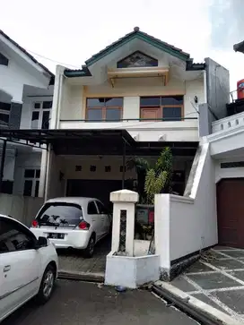 Dijual Cepat BU Rumah Strategis di Suryalaya