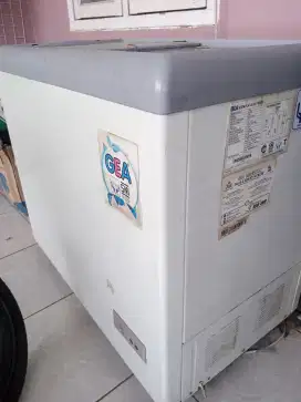 Freezer gea ukuran 186L