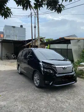 Toyota Vellfire 2011