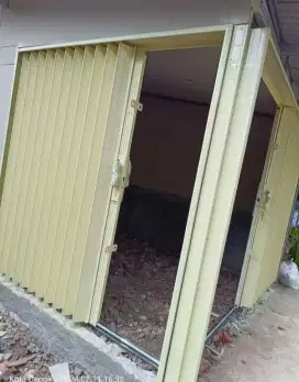 Folding gate rolling door