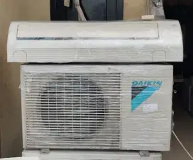 Ac Daikin R32 1-2 pk Ready  Full original blum Lasan