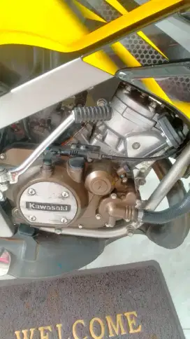 Kawasaki Ninja Ss kuning