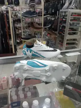 Sepatu bola anak sd