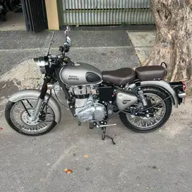 Dijual Cepat Motor Royal Enfield Classic 350 BARU dapat dari BEA CUKAI