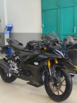 YAMAHA R15 V4 HITAM TAHUN 2022 LOW KM 4K LIKE NEW