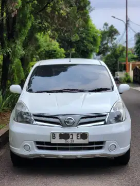 Jual Cash Nissan Grand Livina 1.5 SV (AT) 2013