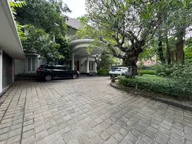 5 Bedroom Modern Luxury House in Spacious area in Menteng