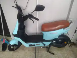 Sepeda listrik Uwinfly D8S mulus pisan kaya baru