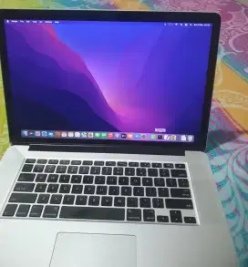 Macbook Pro Retina 15inc 2015 core i7. RAM 16gb SSD 1tb (NEGO GASS)