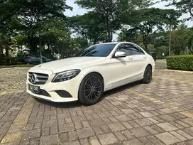 Mercedes-Benz C200 2019 Bensin