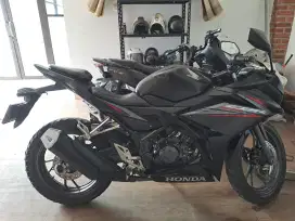 Dijual murah motor honda cbr 150r tahun 2018