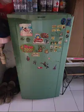 Kulkas SHARP rusak