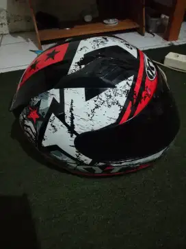 Helm KYT juallll cepat