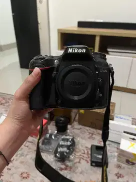 KAMERA DSLR NIKON D7100