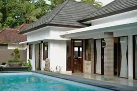 Villa modern minimalis di Batu layar dekat Senggigi