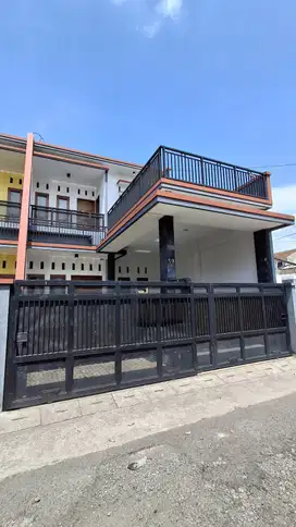 Sewa rumah terawat di komplek armed Sangkuriang cimahi