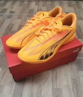 Sepatu futsal puma ultra