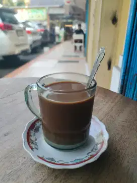 Penjual Telur Gulung dan Kopi