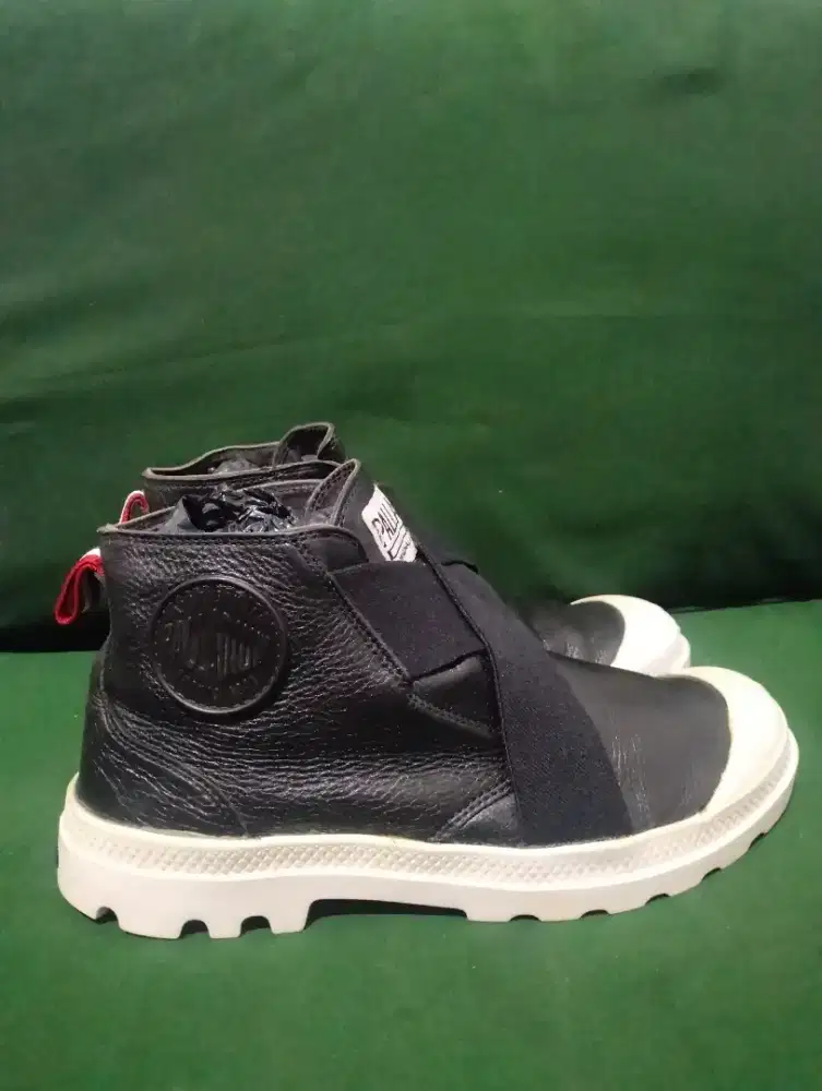 SEPATU BOOTS PALLADIUM LIKE NEW