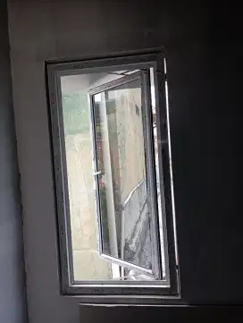 Kusen aluminium dan kaca