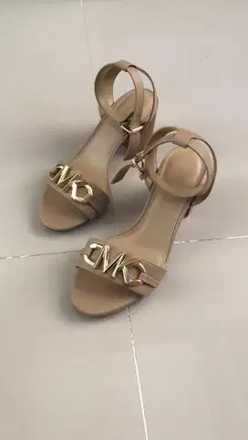 Michael Kors high heels cakeppp