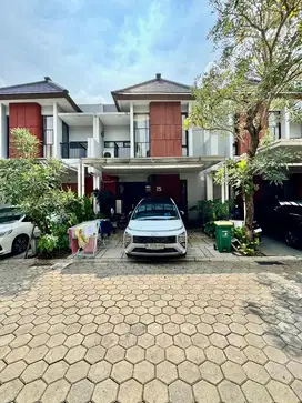 Dijual Rumah Asri di dalam Town House Dekat MRT Lebak Bulus