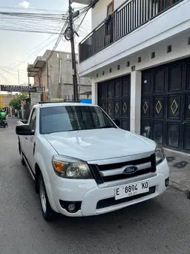 Ford ranger pick up 2011 istimewa siap pakai