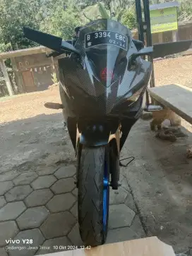 Jual motor cbr 150 r thn 2019 plt b depok lrngkap pajak of 1 kali