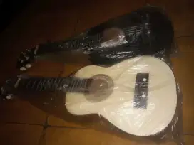 Gitar kecil/ukulele