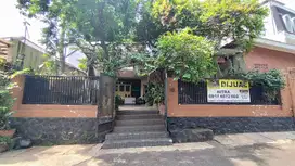 Rumah Lama Terawat Rapih Dekat Grand Lucky Radio Dalam,depan Taman