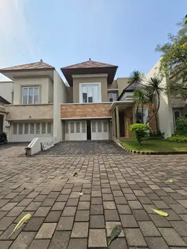 Rumah Nuansa Bali Modern dalam Townhouse di Jakarta Selatan