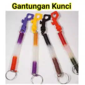 Gantungan kunci per string