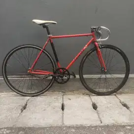 Sepeda Fixie United Soloist 01