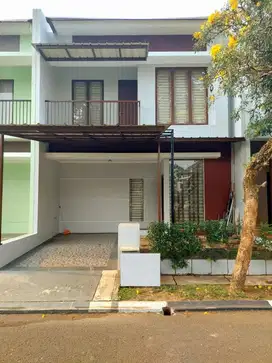 Rumah Asri Minimalis 2 Lt.  Depan Taman Dalam Cluster Graha Raya