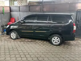 Toyota Kijang Innova 2010 Bensin