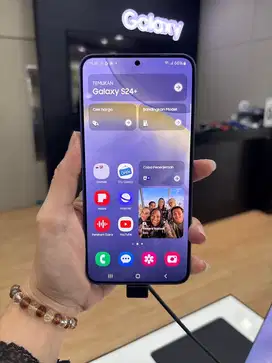 Samsung galaxy s24 plus 5G free galaxy buds 2 pro
