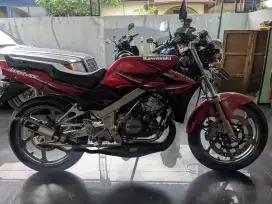 Kawasaki Ninja SS merah maroon