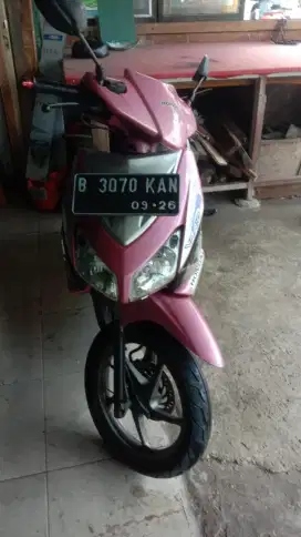 Di jual Honda Vario karbu 2011 pajang baru  surat2 komplit