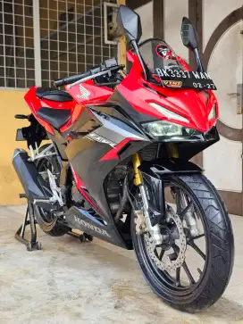 Honda CBR150R / CBR 150R 2022 ABS, Red Premiun Metalic.