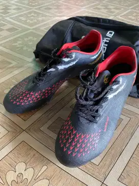 Sepatu Bola Specs size 42