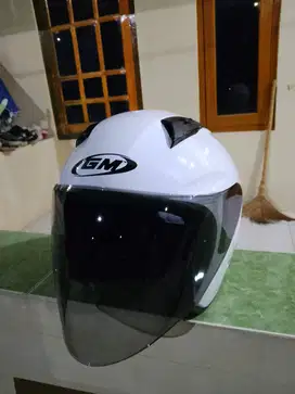 Di jual helm gm g1 baru beli seminggu, butuh uang banget