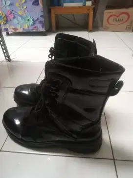 Sepatu bekas masih seperti baru PDL TNI bahan kulit