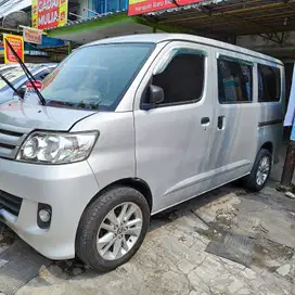 Daihatsu Luxio 2011 Bensin