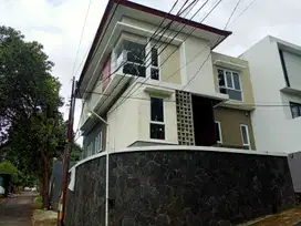 Rumah Cantik Sayap Tubagus Ismail dekat Cigadung Dago RS Borromeus ITB