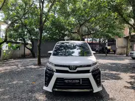 Toyota Voxy 2.0 AT Matic 2019 Putih ASTINA MOBIL Alphard Mini