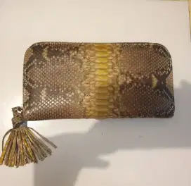 Preloved Dompet Bagus dan Awet Terbuat dari Kulit Asli